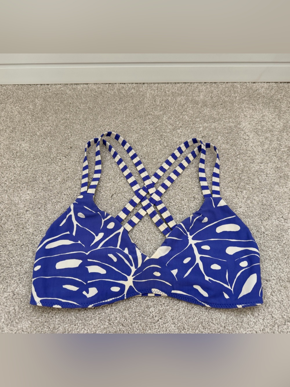 Vineyard Vines Reversible Bikini Top, size Small
